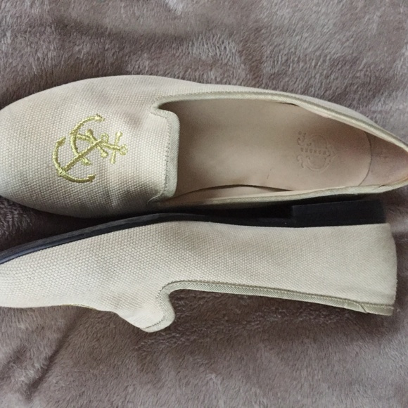 shoes - Picture 2 of 5